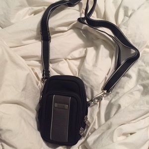 kenneth cole reaction camera bag